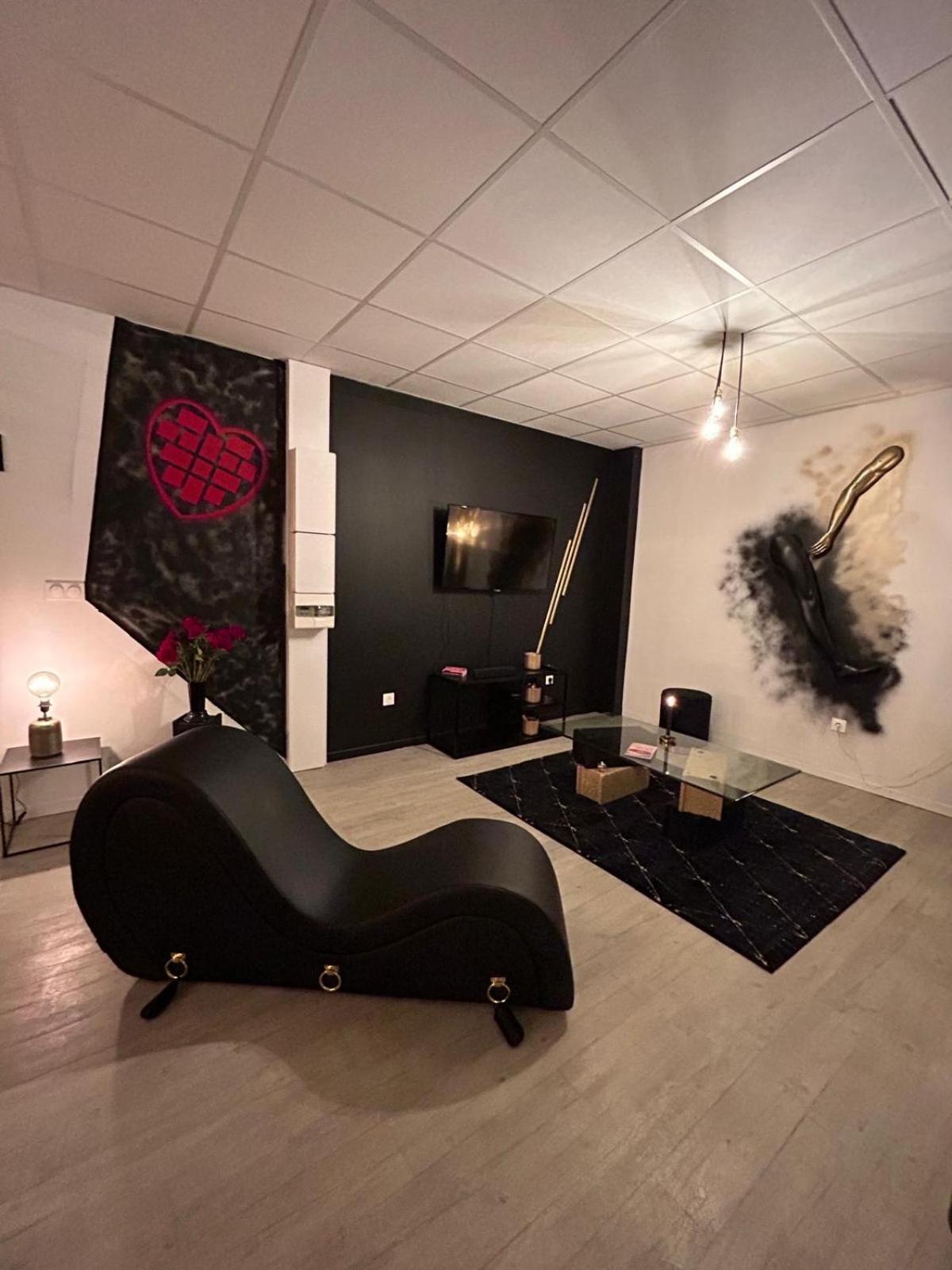 L'Escapade Sensuelle - La Love Room D'إيبيرني المظهر الخارجي الصورة