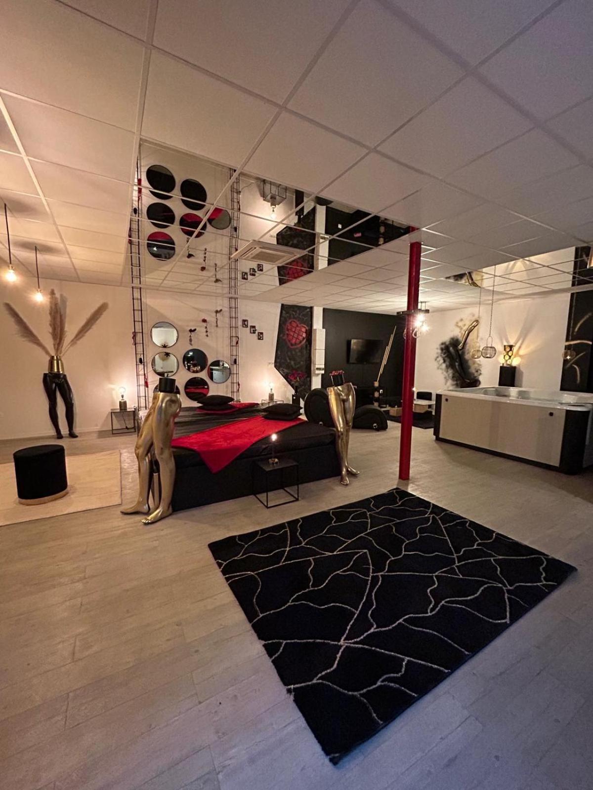L'Escapade Sensuelle - La Love Room D'إيبيرني المظهر الخارجي الصورة