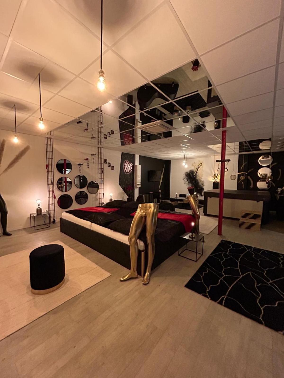L'Escapade Sensuelle - La Love Room D'إيبيرني المظهر الخارجي الصورة