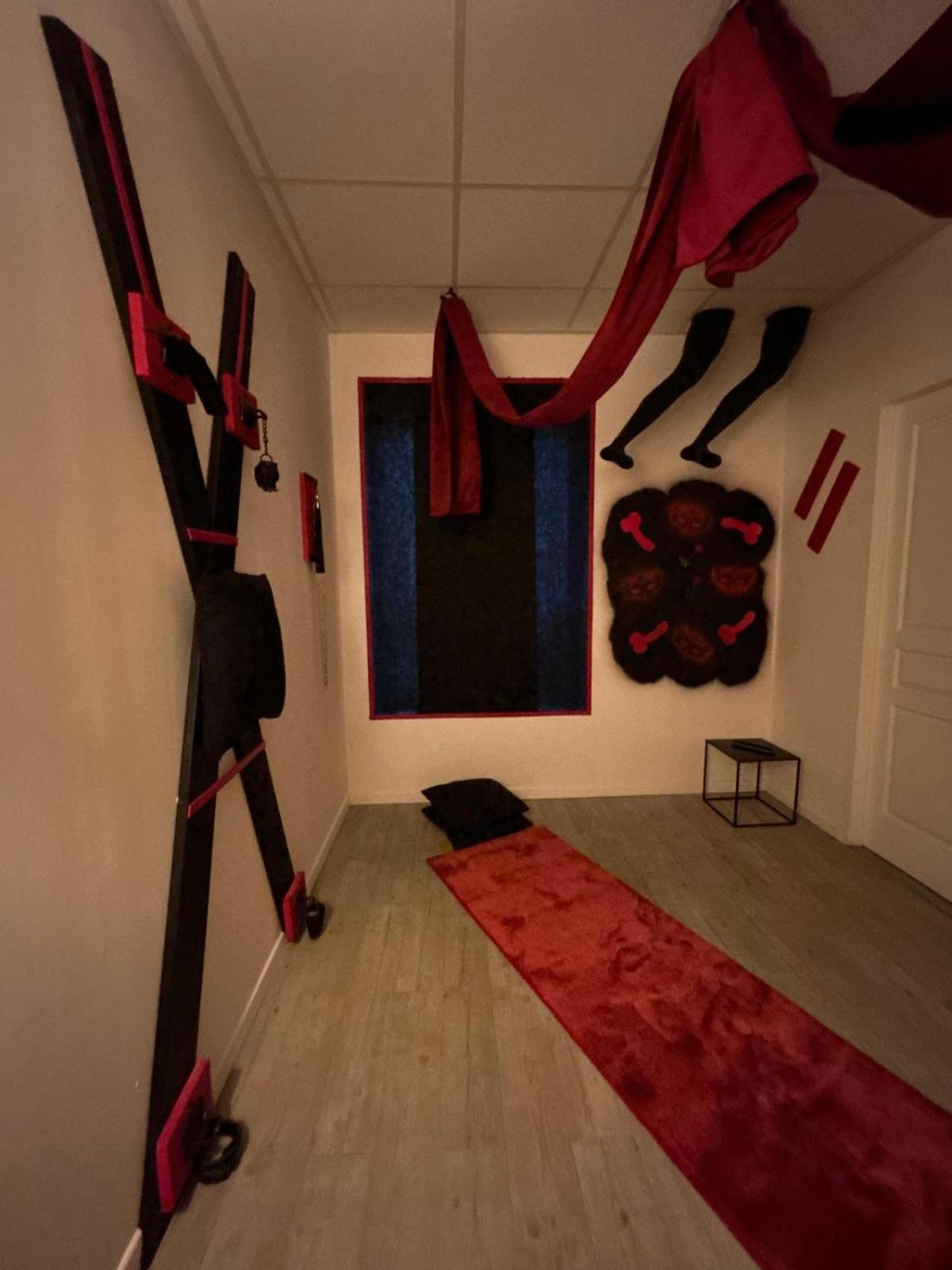 L'Escapade Sensuelle - La Love Room D'إيبيرني المظهر الخارجي الصورة