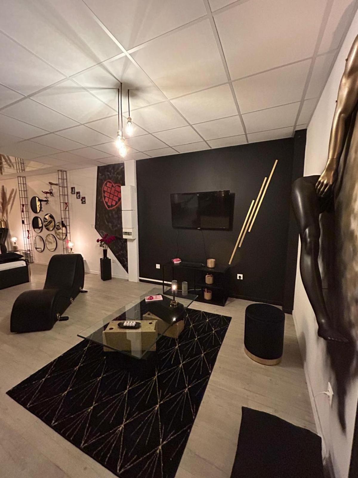 L'Escapade Sensuelle - La Love Room D'إيبيرني المظهر الخارجي الصورة